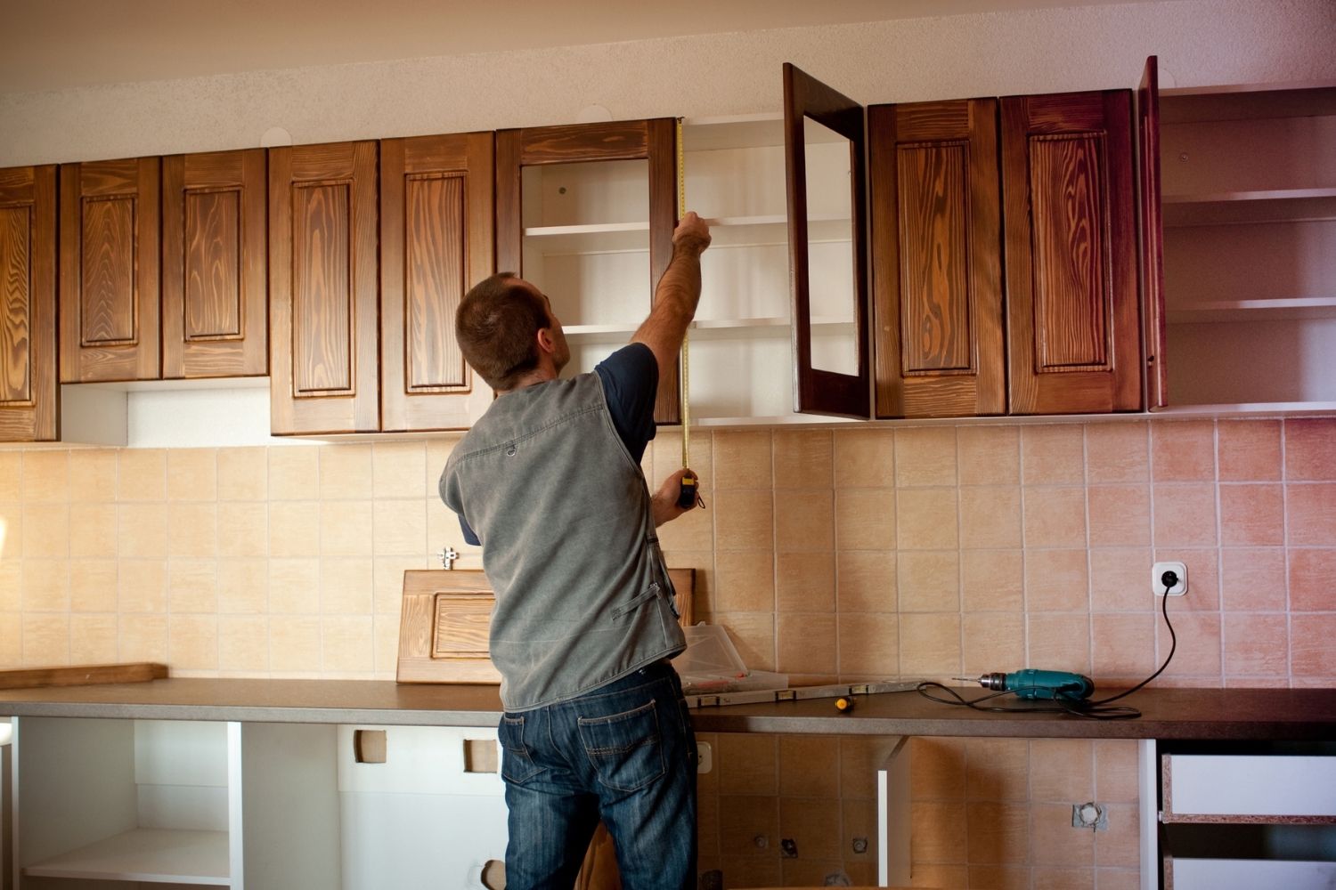 The Pros and Cons of Kitchen Islands: Is It Worth the Investment?